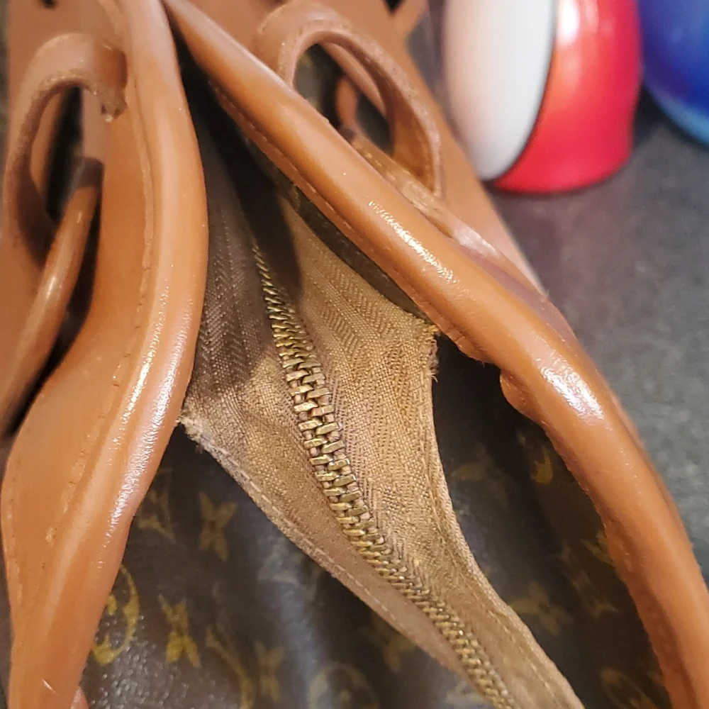 Louis Vuitton Vintage Bag with COA - Picture 12 of 16